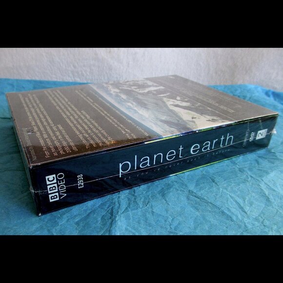 DVD Box Set Planet Earth: The Complete Series (NWOT) narr by David Attenborough - Picture 5 of 5